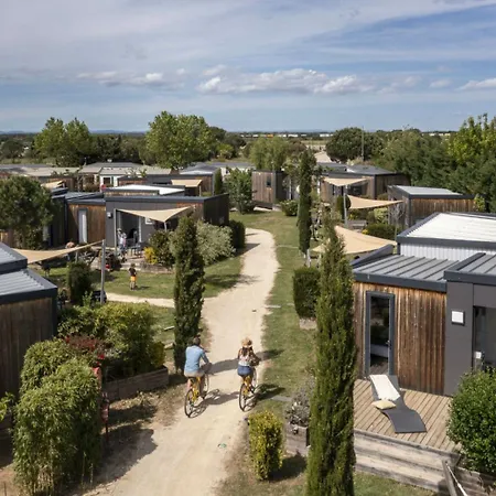 7p 3bdrms Aircon Camping *