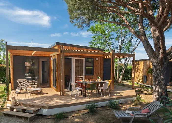 7p 3bdrms Aircon Camping